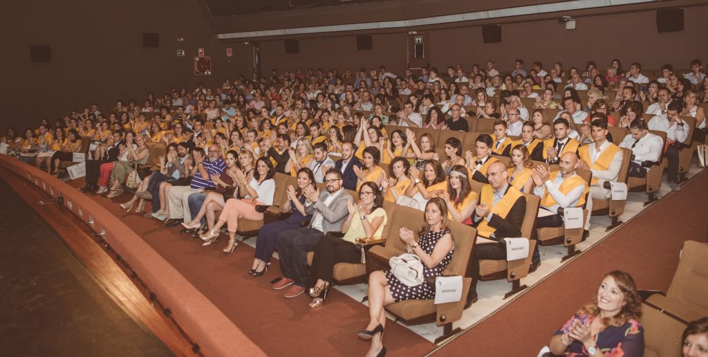 Auditorio en uno de los momentos de la graduacion