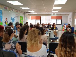 María y su madre, Mari Carmen, contándonos su experiencia.